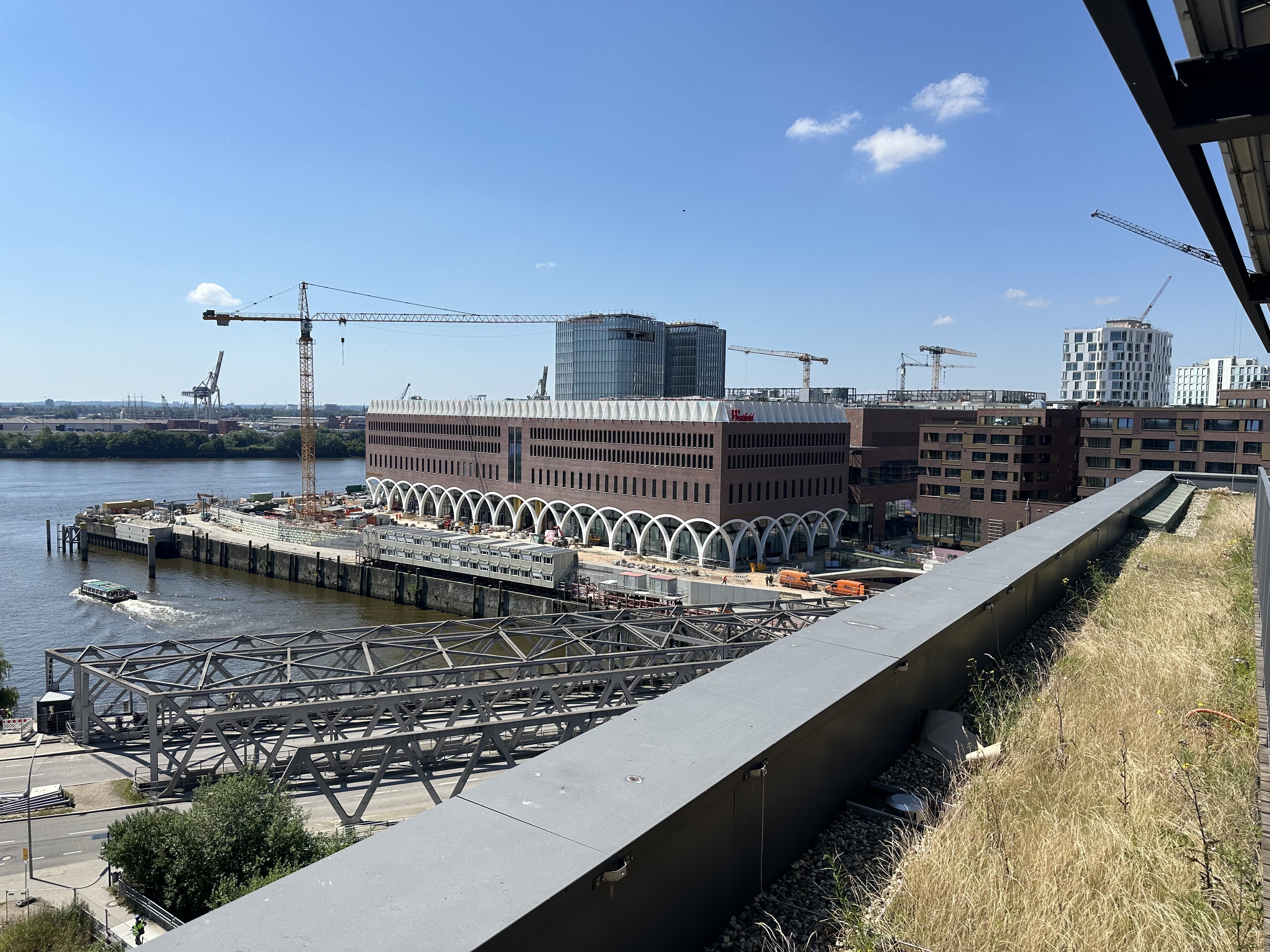 Ein Foto des Standort Hamburgs mit dem Blick nach Außen